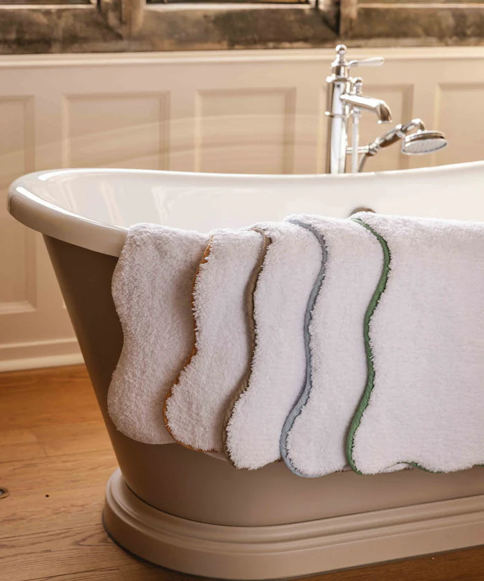 Amelia Scalloped Bath Mat