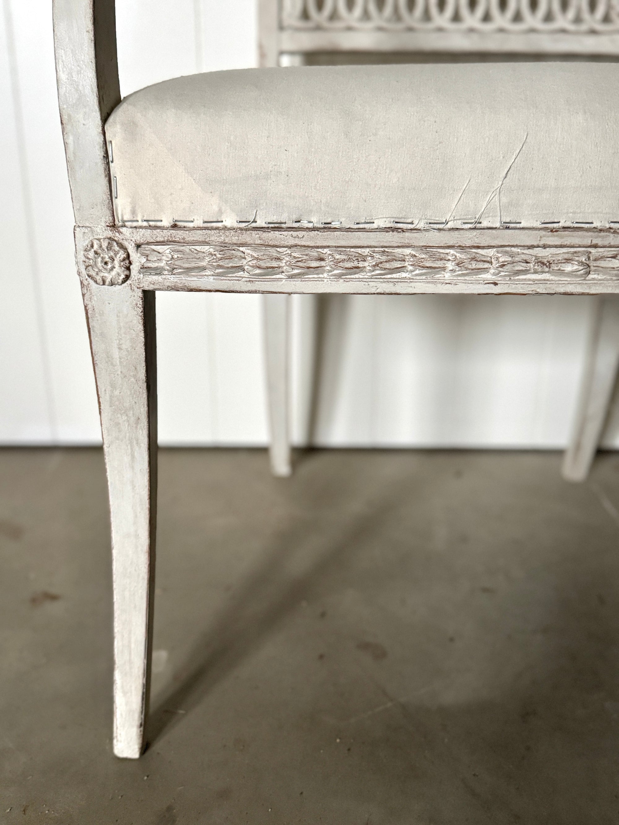 Pair of 1800s Gustavian Antique Chairs with Elegant Detailing