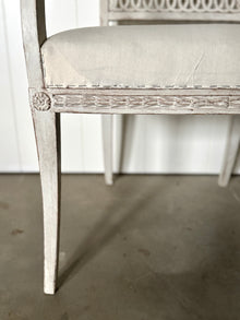Pair of 1800s Gustavian Antique Chairs with Elegant Detailing