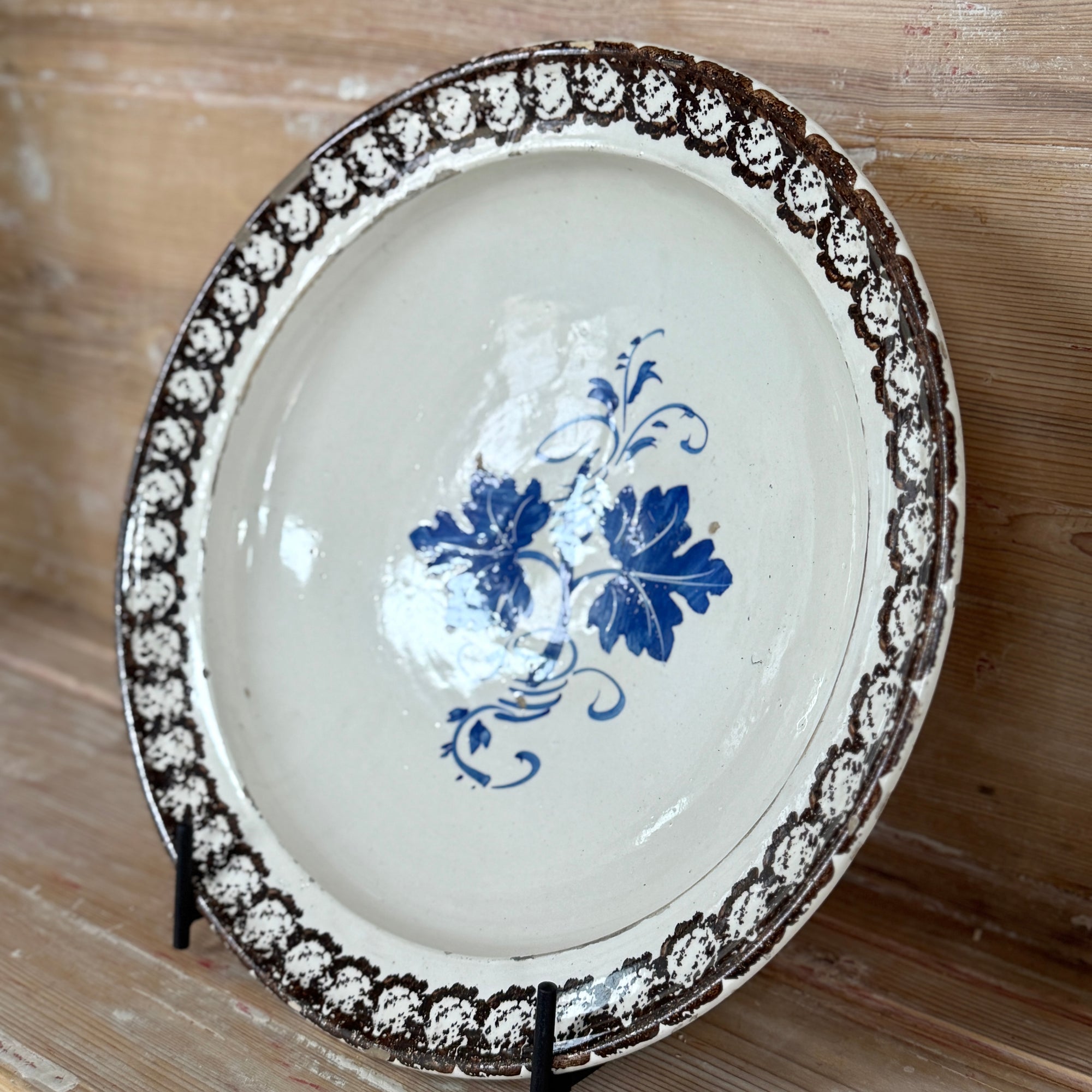 Grouping of 5 19th century plates from Puglia, Italy