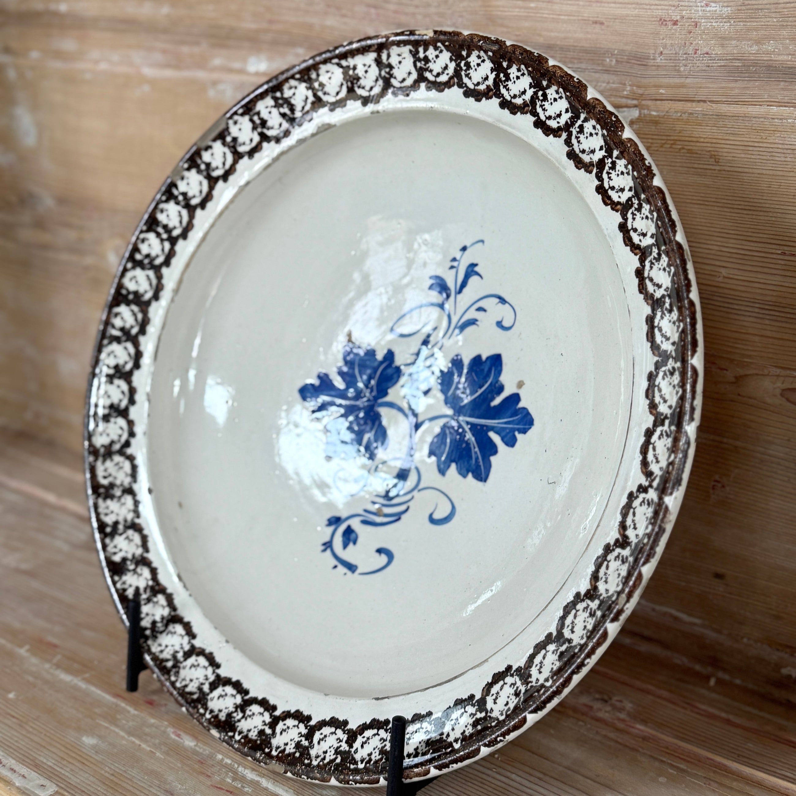 Grouping of 5 19th century plates from Puglia, Italy