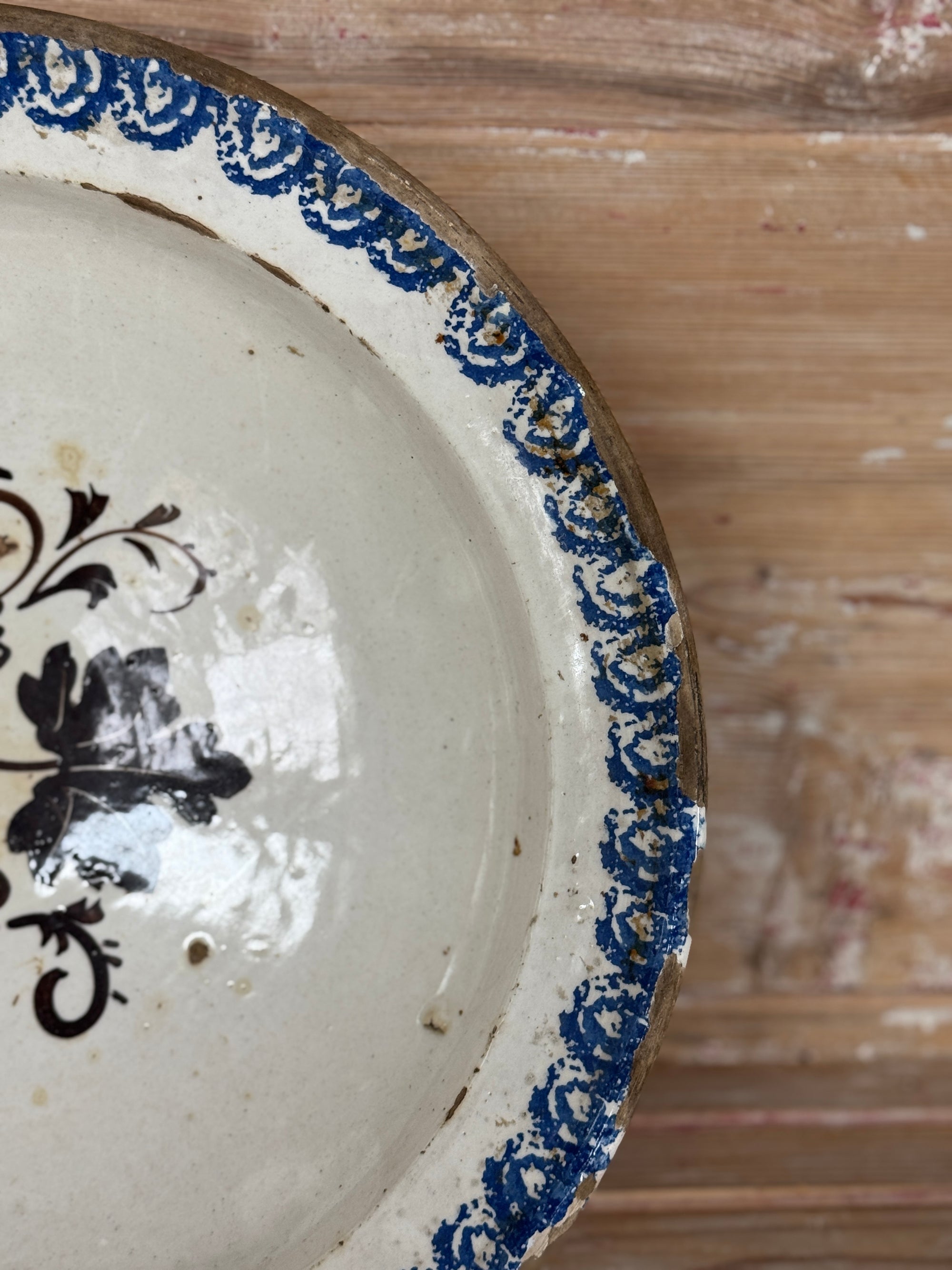 Grouping of 5 19th century plates from Puglia, Italy