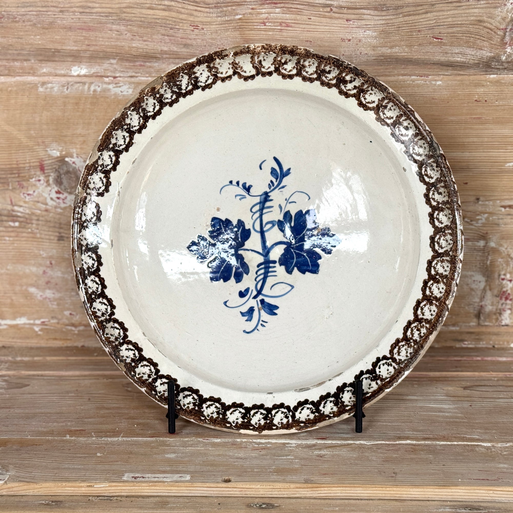 Grouping of 5 19th century plates from Puglia, Italy