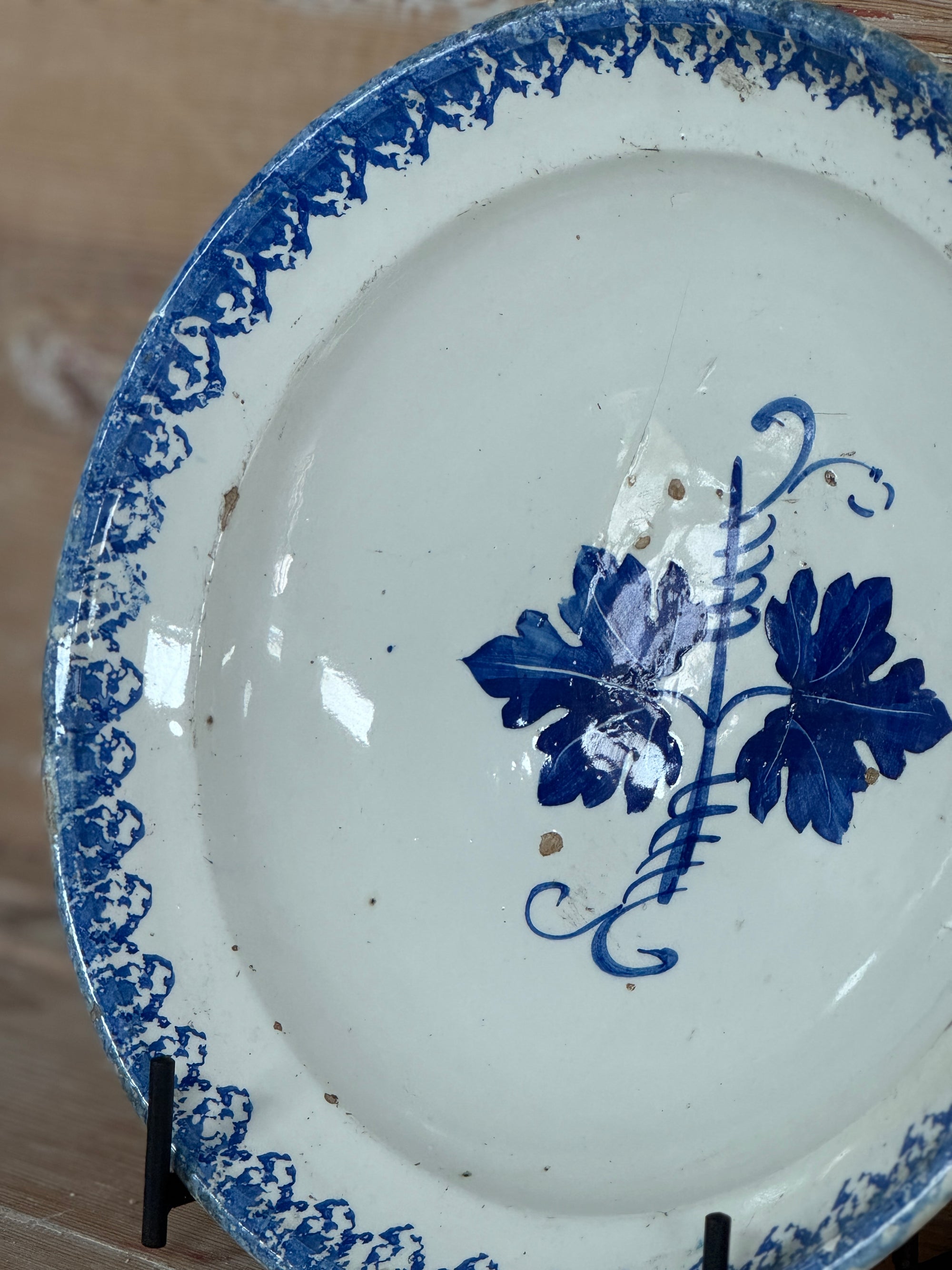 Grouping of 5 19th century plates from Puglia, Italy