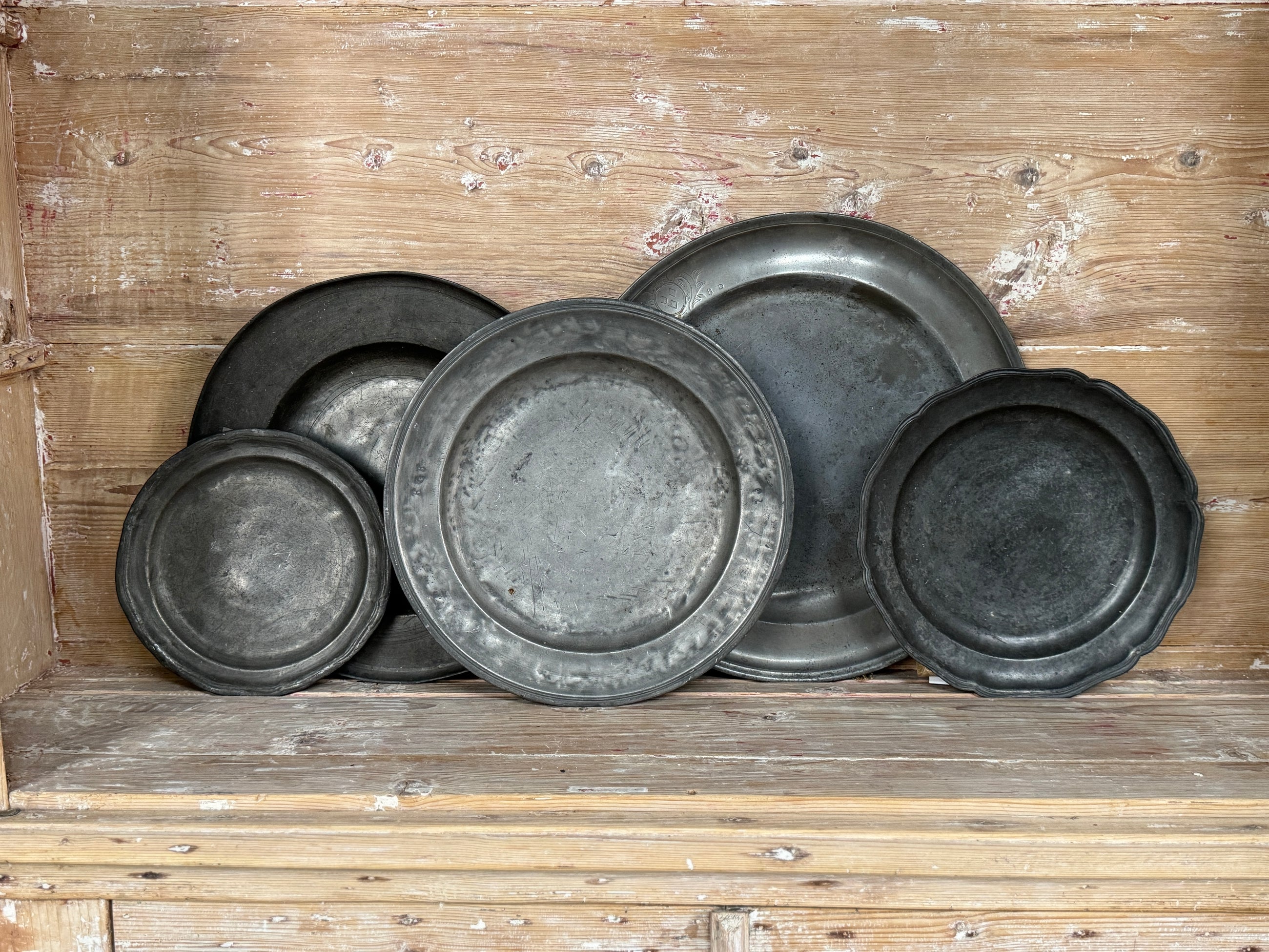 Antique Pewter Charger Plate, Plays de Loire - Large