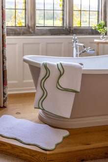 Classic Amelia Scalloped Bath Towels Bundle